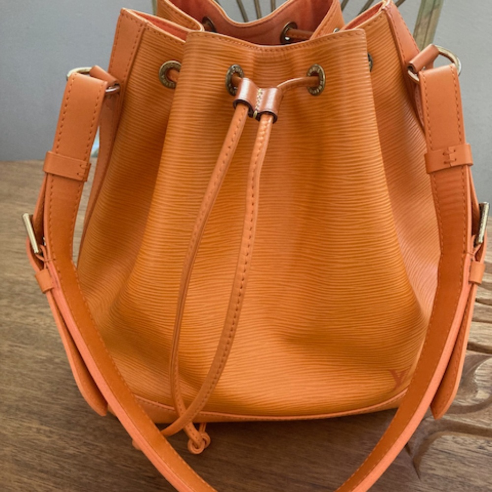 Louis Vuitton Epi Mandarin Petit Noe